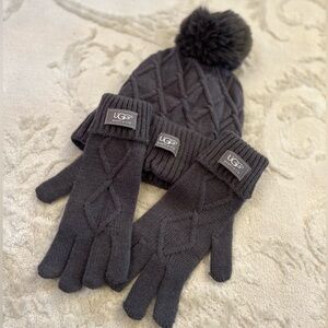 UGG Charcoal, Gray BEANIE GLOVE SET NWT